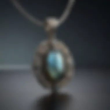 Elegant Design of Labradorite Pendant in Silver